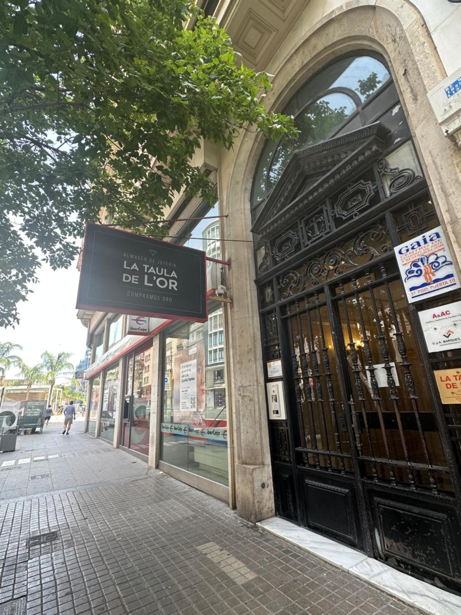 Mirador 2 Del Mercado - Con Bano Privado En El Centro De La Ciudad Vella Homestay *