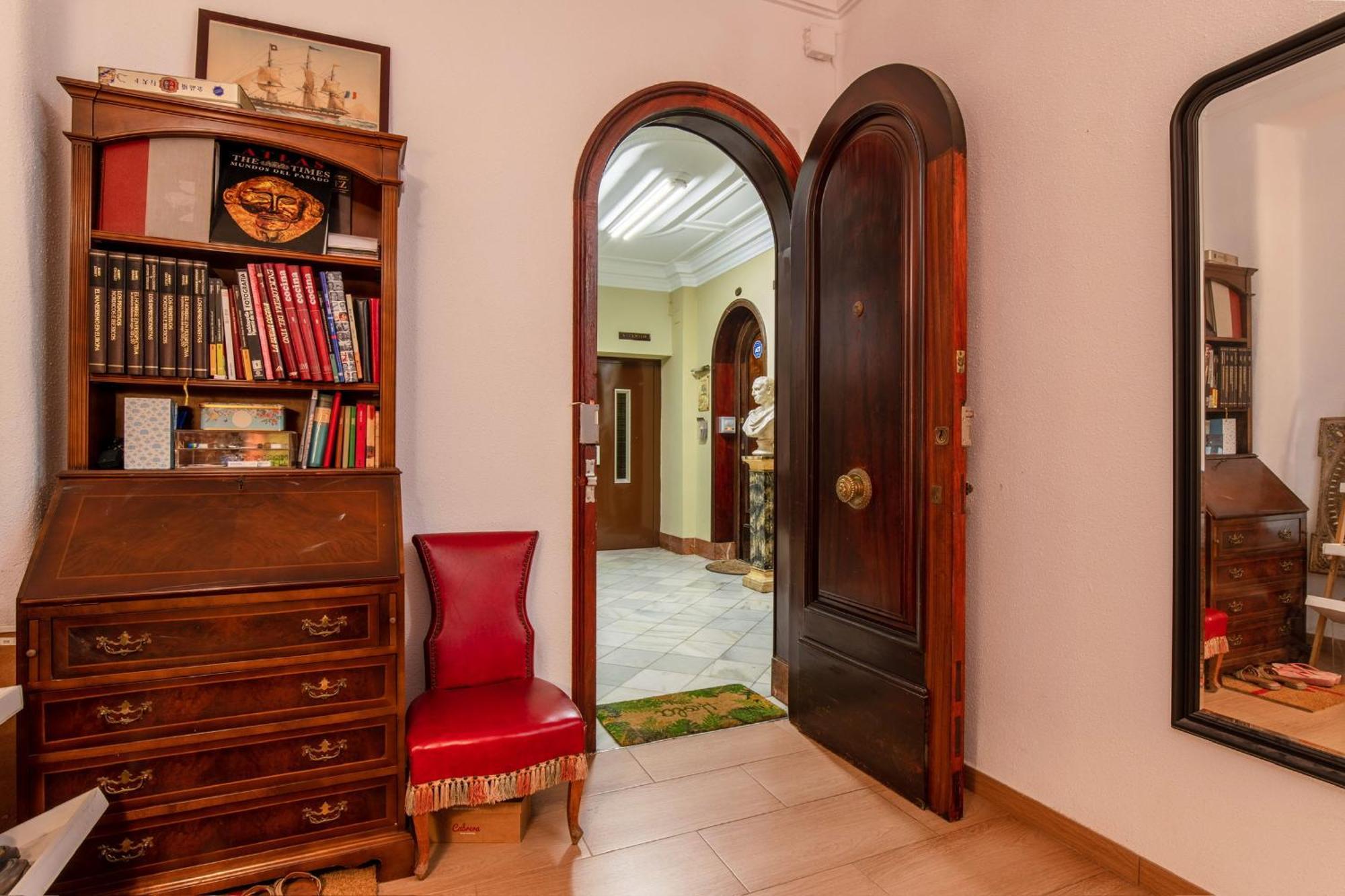 Homestay Mirador 2 Del Mercado - Con Bano Privado En El Centro De La Ciudad Vella